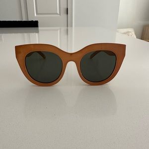 Le Specs “Air Heart” sunglasses in color caramel